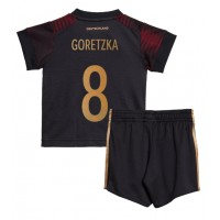 Fotbalové Dres Německo Leon Goretzka #8 Dětské Venkovní MS 2022 Krátký Rukáv (+ trenýrky)